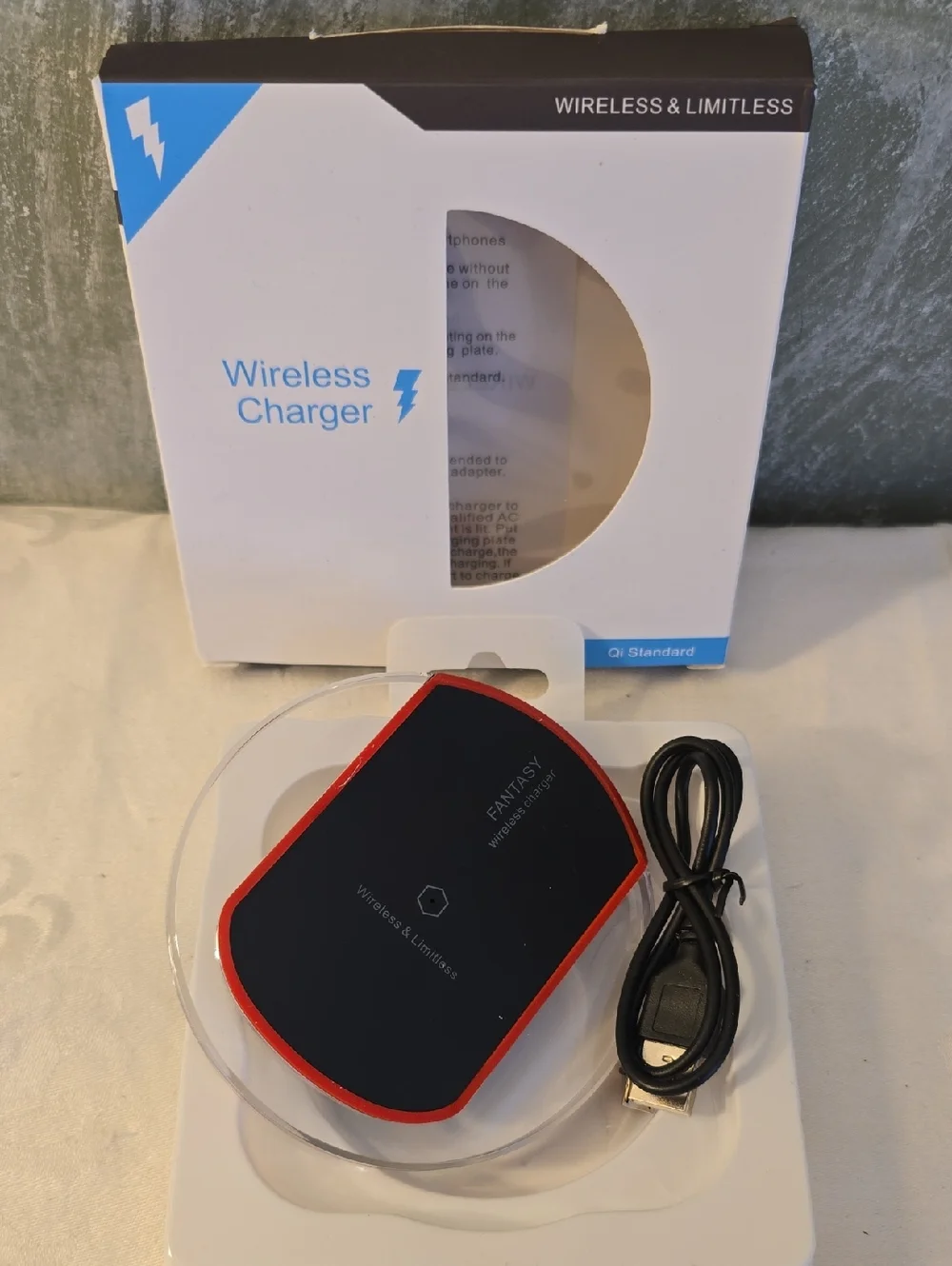 Wireless & Limitless Fast Charger Pad in Black & Red New
